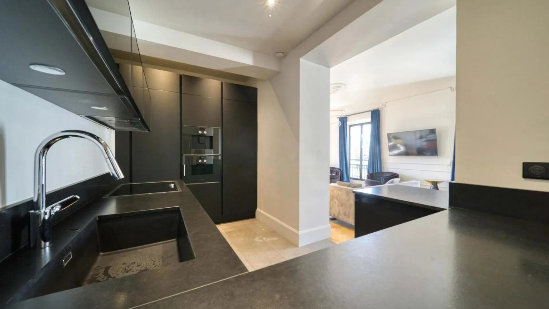 Ref 1392 - Cannes Palais Des Festivals Apartment For Rent