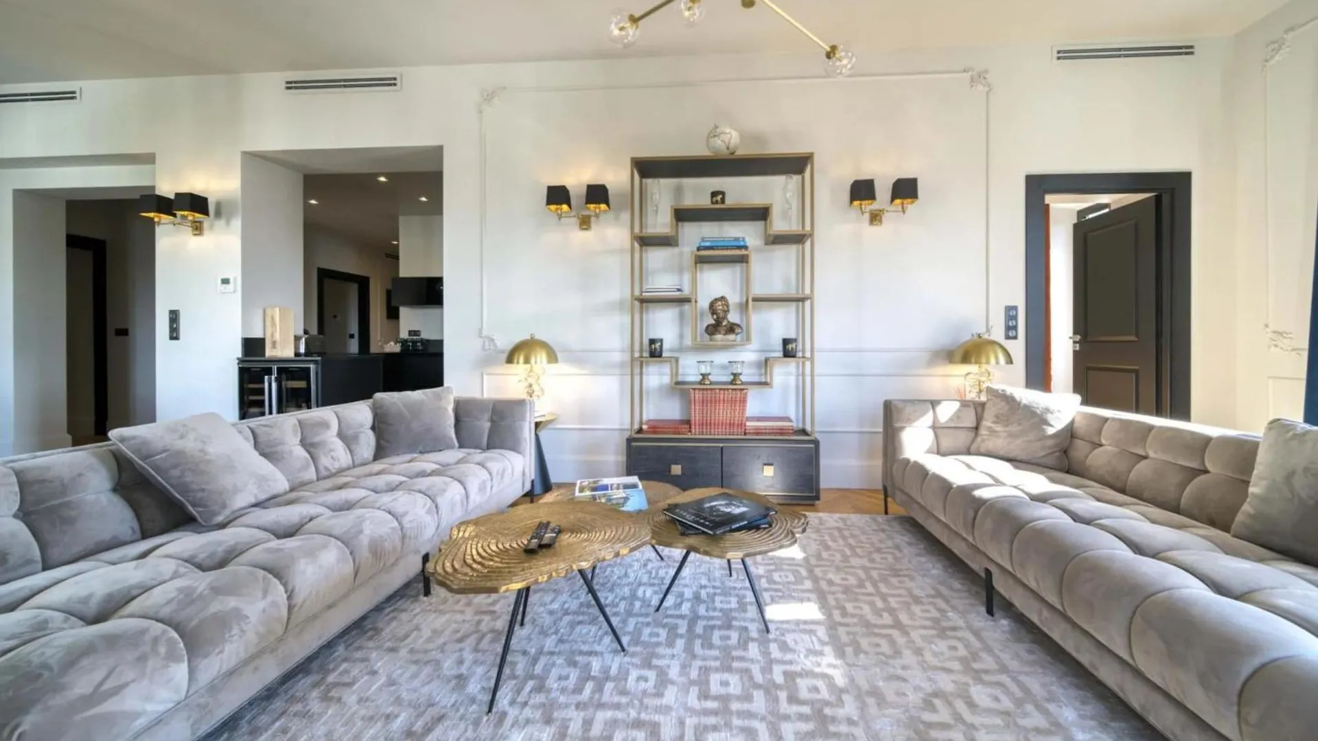 Ref 1392 - Cannes Palais Des Festivals Apartment For Rent